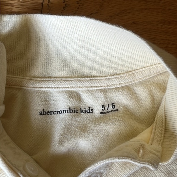 Abercrombie Boys Cream Polo Size 5/6 - Picture 3 of 4